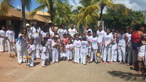Roda de Capoeira e Tradicoes Populares