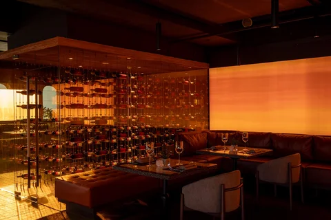 Shri Restaurant & Lounge