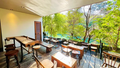 Vermillion Cafe