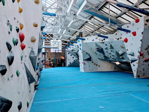 The Arch Climbing Wall (Bermondsey)