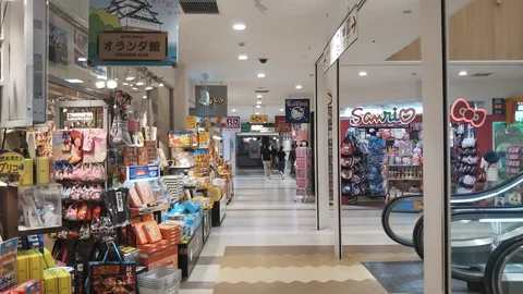 Tempozan Market Place Food Court