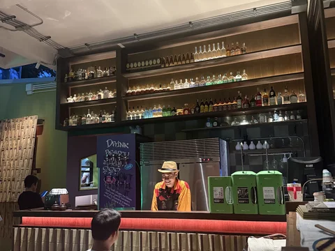 Err Urban Rustic Thai
