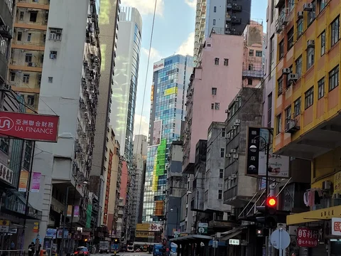 Des Voeux Road West