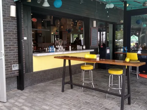 Hank's Oyster Bar