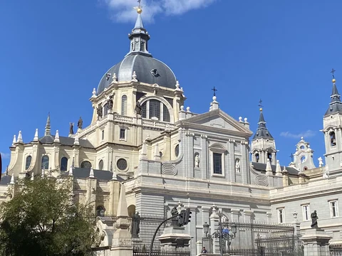 Palácio Real de Madrid e Catedral de la Almudena