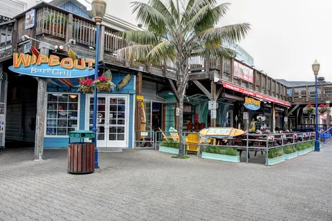 Wipeout Bar and Grill