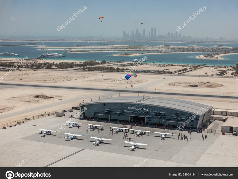 Prepare-se para uma imersão total em Dubai, onde a aventura e a exploração são as estrelas! Este roteiro de 3 dias foi cuidadosamente desenhado para o viajante que busca emoção e desafios, fugindo do convencional. Começaremos com a vertigem do paraquedismo sobre a icônica Palm Jumeirah, seguida por um safári 4x4 no deserto com dune bashing e sandboarding, culminando em um jantar beduíno sob as estrelas. O segundo dia nos leva às profundezas da Deep Dive Dubai, a piscina mais profunda do mundo, e às alturas da XLine Dubai Marina, a tirolesa urbana mais longa, complementado por um emocionante passeio de jet ski. Para finalizar, exploraremos as montanhas de Hatta, com caiaque na represa e mountain carting, além de uma visita cultural. Cada atividade foi escolhida para garantir um ritmo intenso e dinâmico, com foco em segurança e equipamentos adequados, evitando locais superlotados e atividades passivas. Uma jornada inesquecível para quem vive pela adrenalina e pela descoberta! 🤩✨