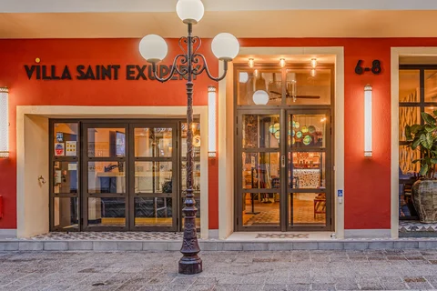 Villa Saint Exupéry Beach Hostel