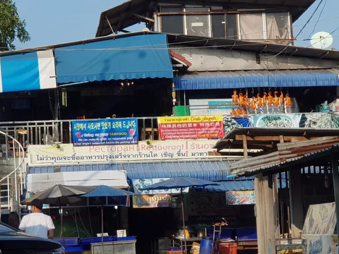 Old Naklua Market