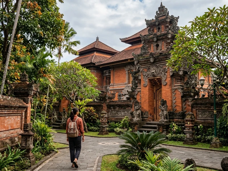 Uma experiencia enriquecedora planejada especialmente para quem viaja sozinho com total equilibrio entre autonomia liberdade e seguranca. O itinerario mescla a autenticidade monumental da capital da ilha com a vibrante atmosfera litoranea de Sanur. Voce aproveitara momentos meditativos e introspectivos bem como espacos de coworking acolhedores aulas coletivas de yoga vivencias gastronomicas em grupo e feiras tradicionais repletas de boas conversas. Todas as rotas priorizam trajetos bem iluminados servicos com avaliacoes confiaveis e hospedagem reconhecida por sua hospitalidade integrativa. 🧘‍♀️🌊🛵