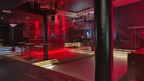 Club Hollywood