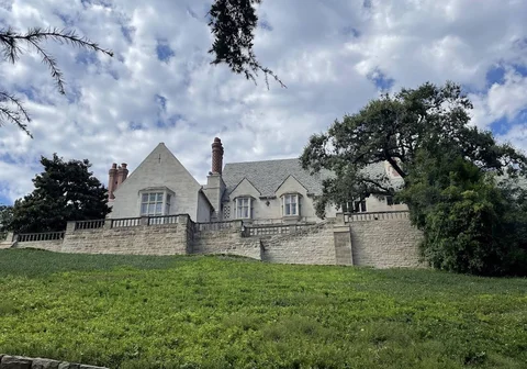 Greystone Mansion and Gardens
