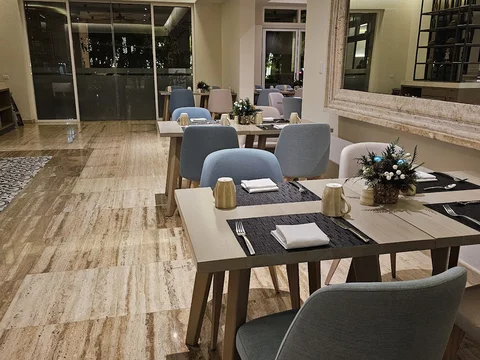 Ara Restaurant