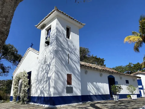 Igreja de Sant'Anna e Praia dos Ossos
