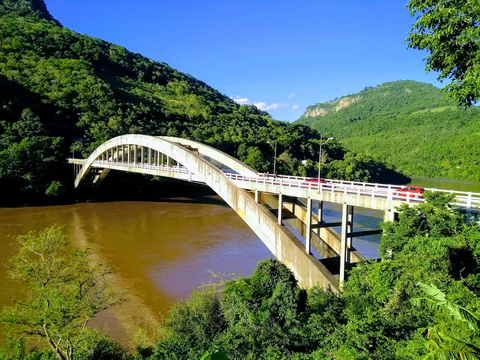 Ponte de Ferro do Rio das Antas