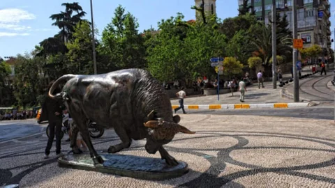 Kadiköy Boga Heykeli