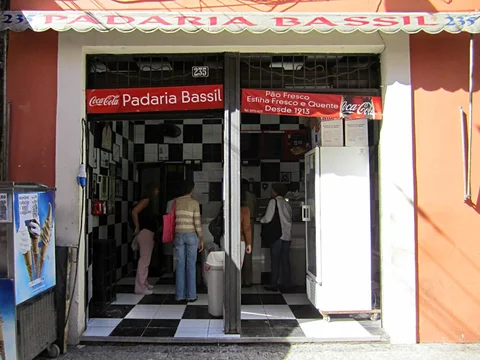 Padaria e Confeitaria Bassil