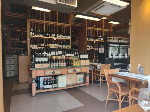 Enoteca Decanter Santos