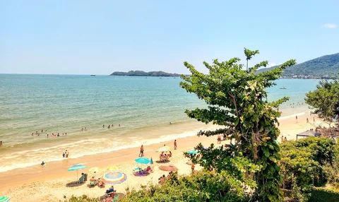Praia de Itapocoroi
