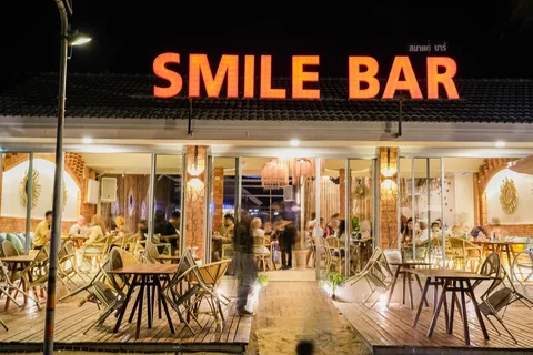 Smile Bar and Restaurant Kamala