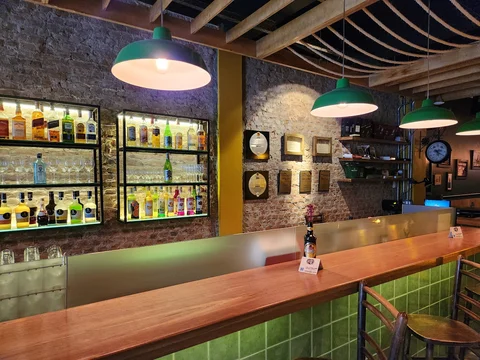 Apolinario Bar