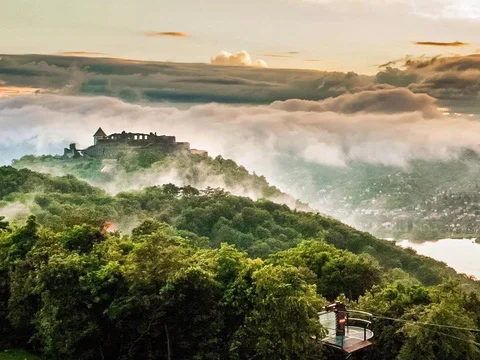 Canopy Visegrad