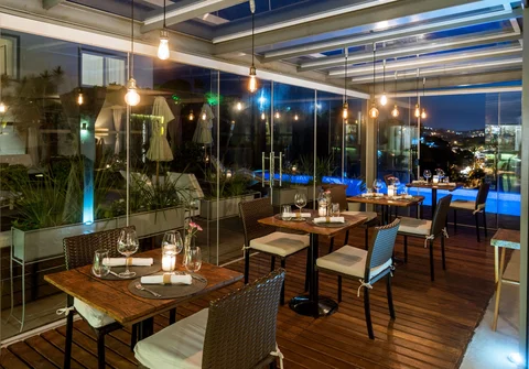 Mistico Sunset Lounge & Restaurant
