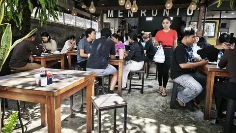 Warung Men Runtu