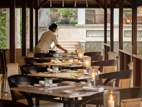 Glow Restaurant