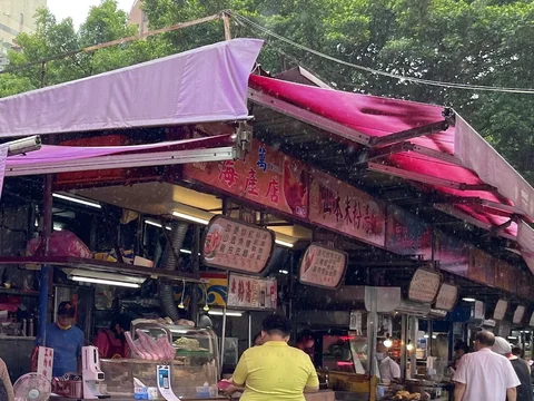 Dadaocheng Cisheng Temple Food Street