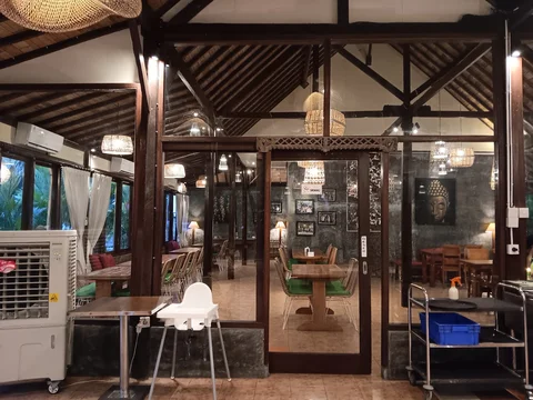 Warung Mina Renon