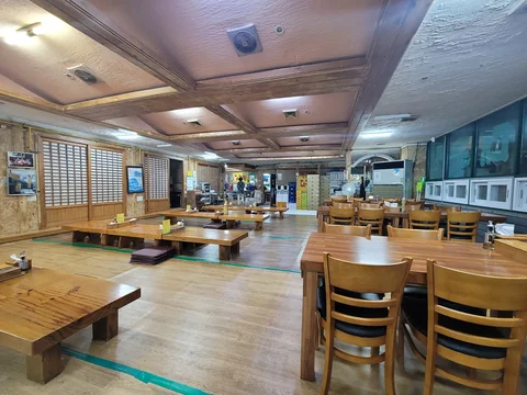 Ajeossi Daegu Tang