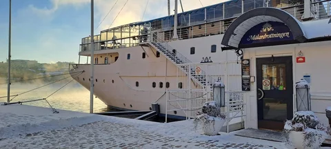 Malardrottningen Yacht Hotel