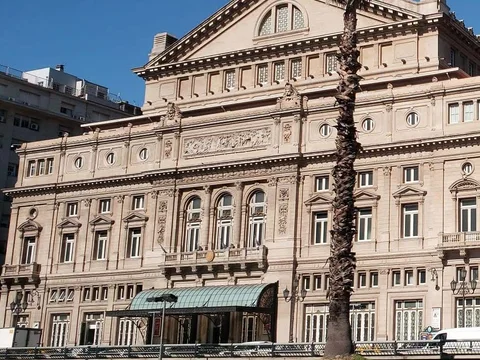Loi Suites Recoleta Hotel
