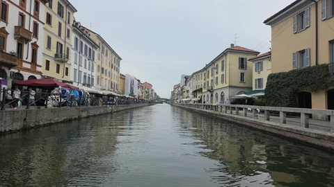 Passeio pelos canais Navigli Grande