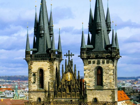 Staromestske namesti