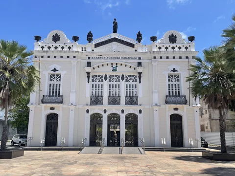 Bairro da Ribeira e Teatro Alberto Maranhão