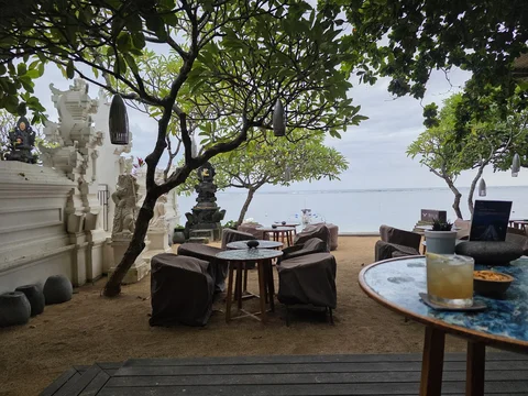 Tree Bar at Maya Sanur
