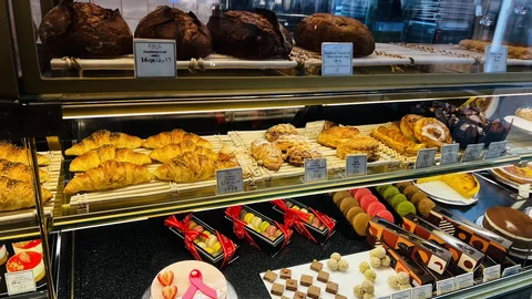 Paul Bakery and Restaurant Villaggio