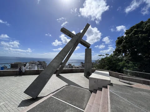 Monumento da Cruz Caida