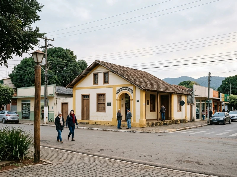 Uma viagem profunda pelo patrimonio historico, paleontologico e sociocultural da Serra da Bodoquena no inverno. 🏛️🌾 Afaste-se das visitas rasas para mergulhar nos causos pantaneiros da Casa da Memoria Raida, nas descobertas fossiliferas da Gruta do Lago Azul tombada pelo IPHAN e no acervo pioneiro da Gruta de Sao Mateus. A jornada contempla a vivencia em fazenda historica tradicional, a compreensao dos grafismos das etnias Terena e Kadiweu e o desfrute da gastronomia pantaneira genuina, com pacu na brasa, sopa paraguaia e historias transmitidas ha geracoes.