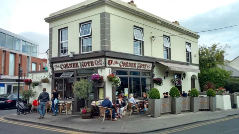The Corner Note Cafe