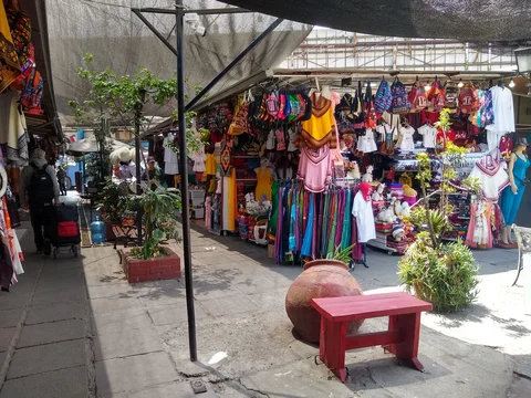 Barrio Bellavista e Feira de Lapislazuli