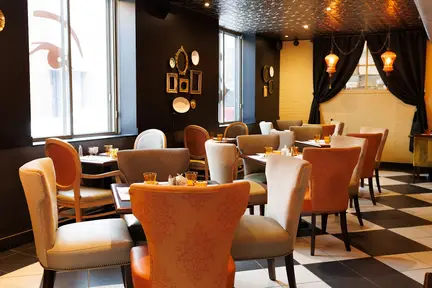 Janine Cafe