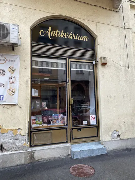 Könyvudvar Antikvárium