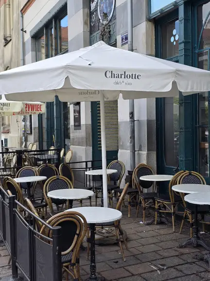 Charlotte Chleb i Wino