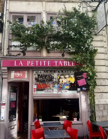 La Petite Table